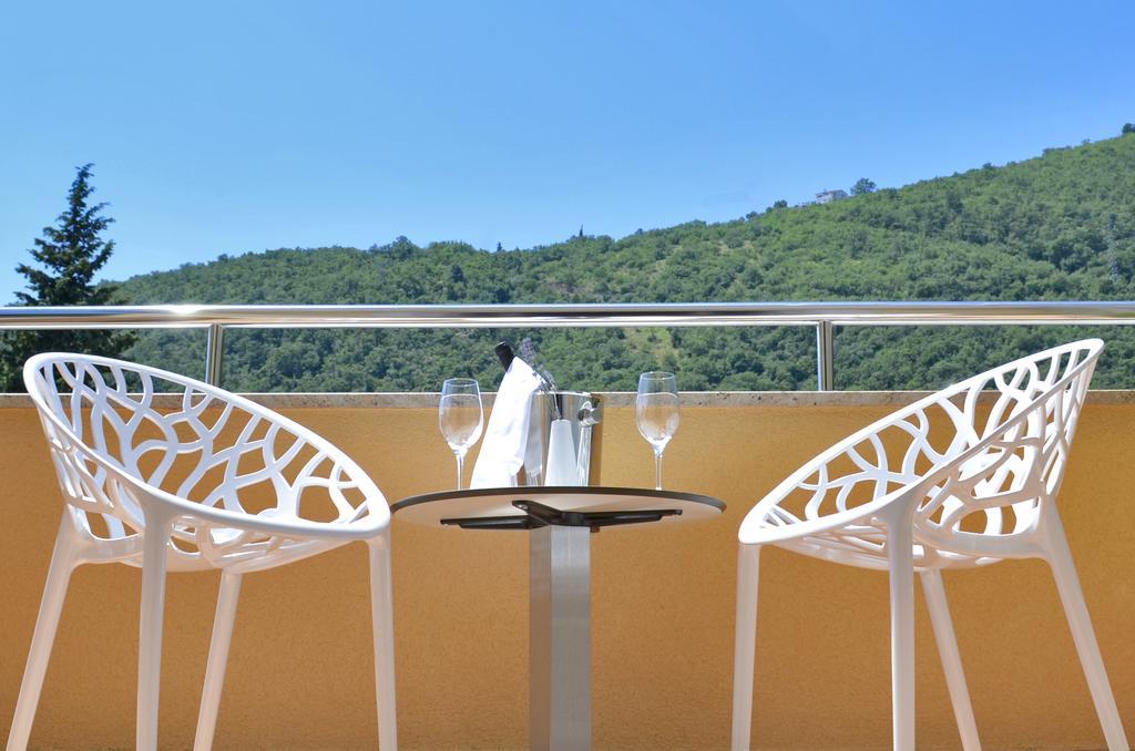 Hotel Villa Privileggio Mošćenička Draga Rom bilde